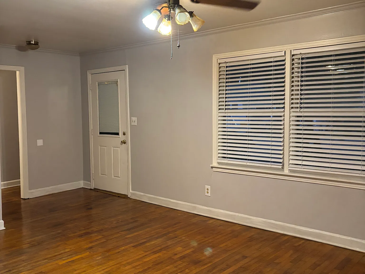 3 bed, 1388 sqft, $1,000 — Photo 2