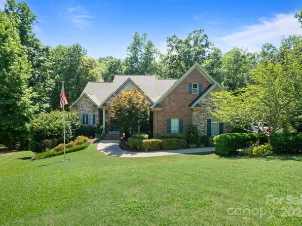 3544 Maple Brook Dr, Denver, NC 28037