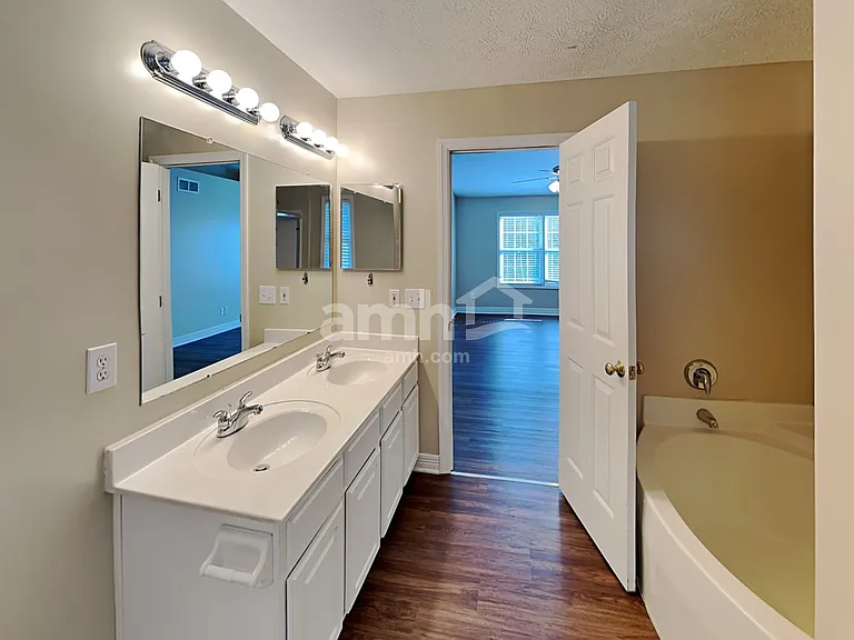 1739 Autumn Dr — Photo 12