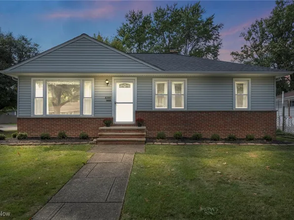6390 Mandalay Dr, Parma Heights, OH 44130