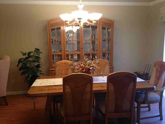3rd image of 130 Delafield Ln #130