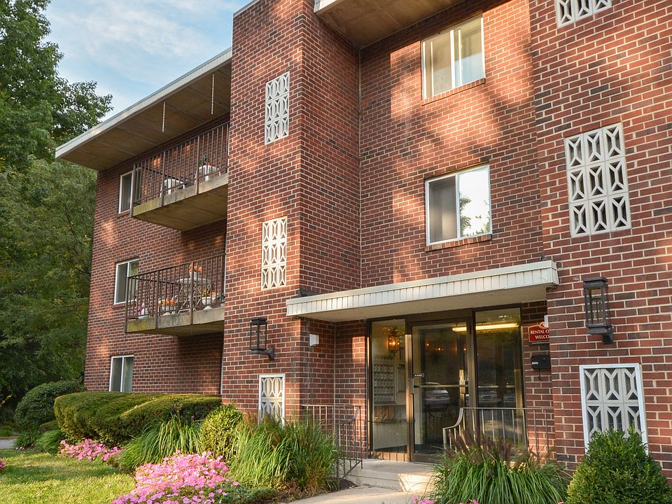 Lansdowne Towers Residential Building