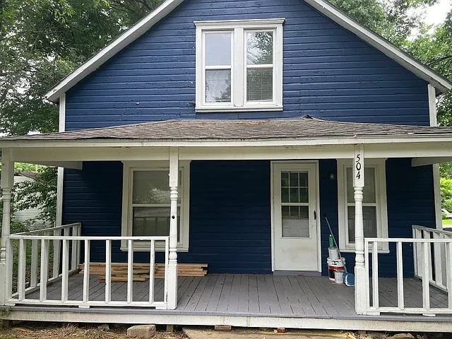 504 E Race St — Photo 20