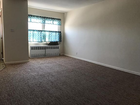 2nd image of 2550 72nd St #2