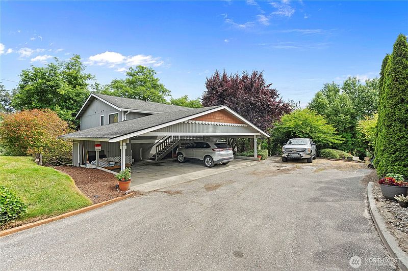 2nd image of 1523 Sunset Place