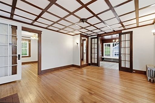3rd image of 24 Hildreth St
