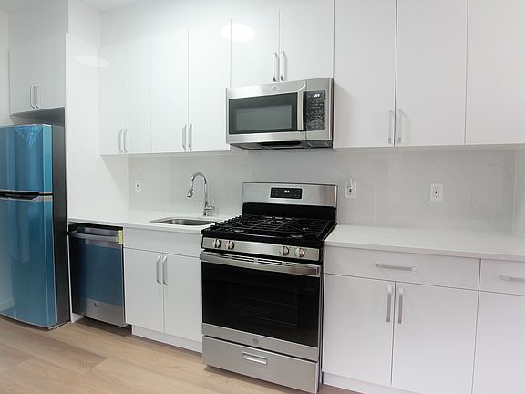 3rd image of 1606 8th Ave Floor 3