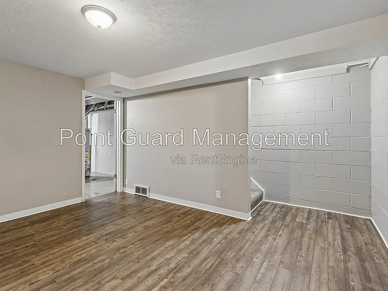 504-604 Cordes Dr — Photo 33
