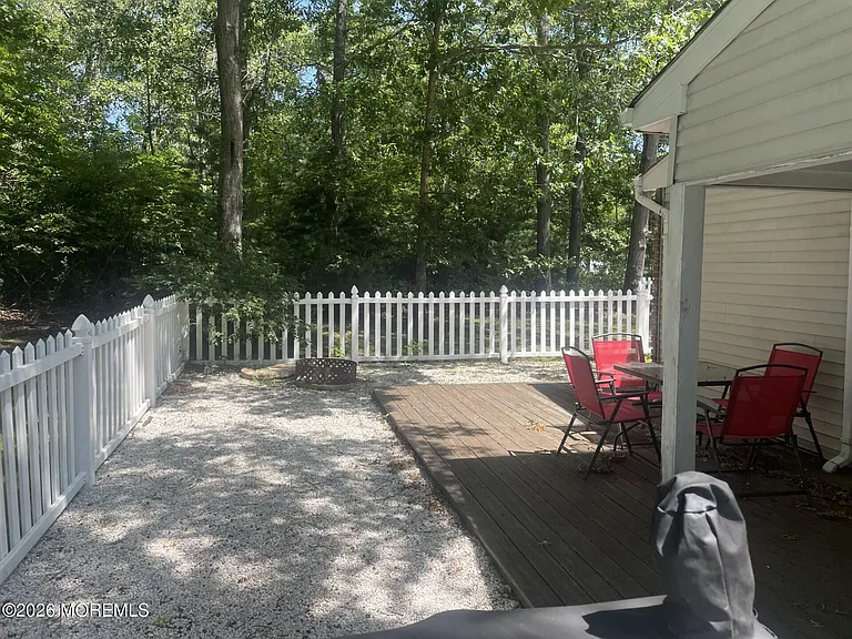19 Driftwood Dr #212 — Photo 12
