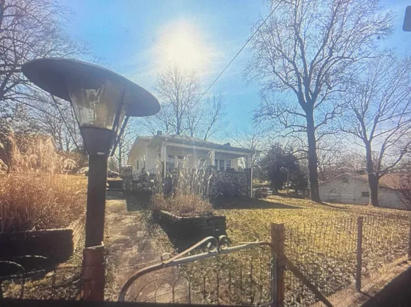 750 Bethel Ave, Mammoth Spring, AR 72554