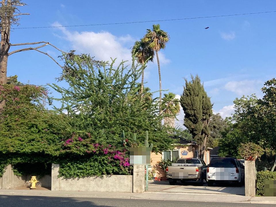 2nd image of 180 Moorpark Ave