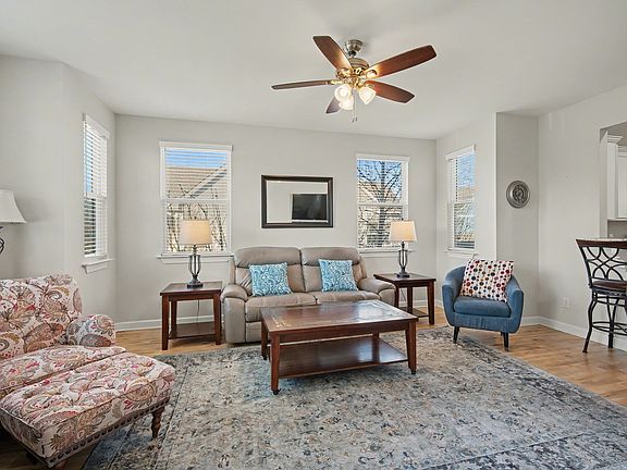 5th image of 912 Pierce Rd