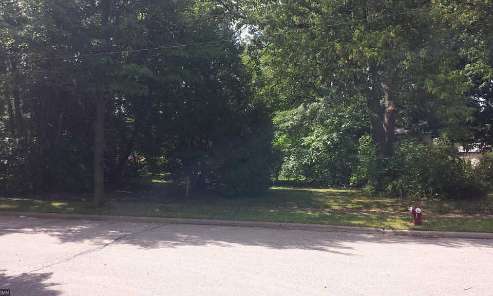 2nd image of 2436 37th Ave S