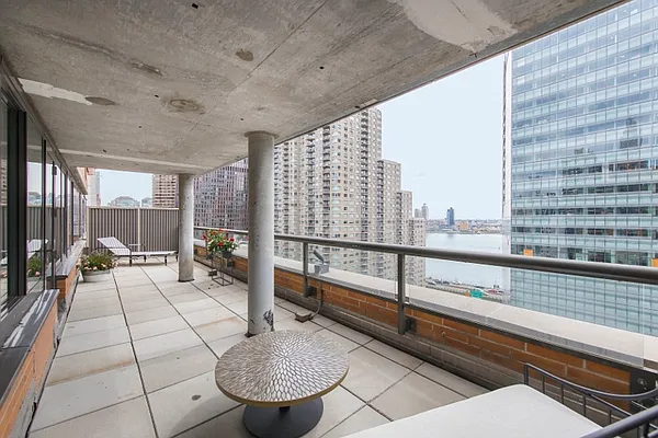 Rented by Greystar | media 54