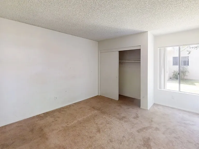 14702 Plaza Dr — Photo 7