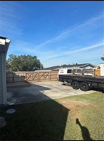 517 Diplomat St — Photo 16