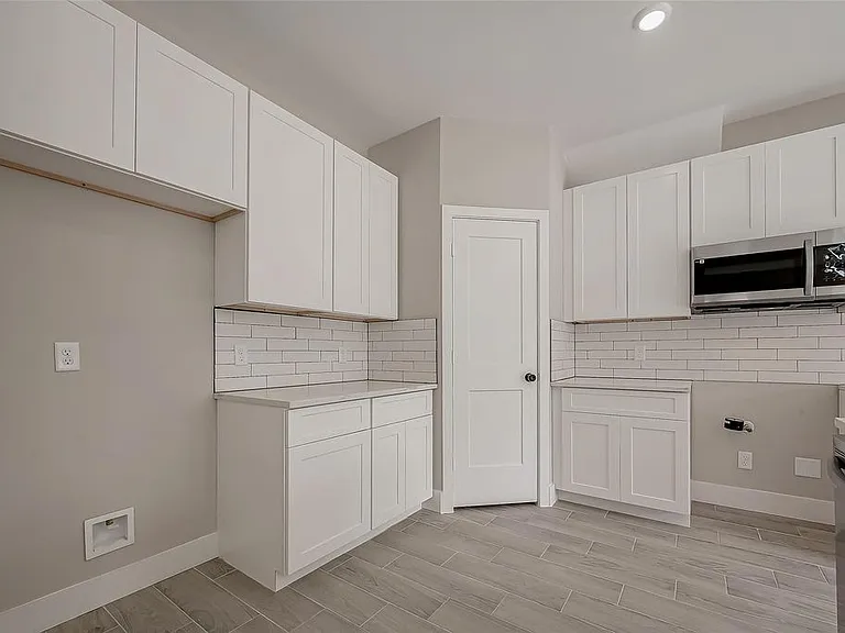 8128 Chateau St — Photo 8