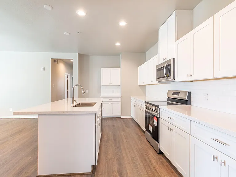 135 Park Place Cir #B — Photo 6