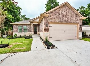 610 Edgebrook Dr, Houston, TX 77034