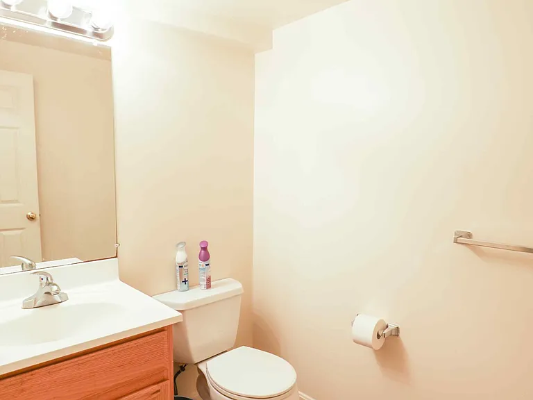 34 Raymond St #34 — Photo 4