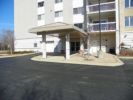 1st image of 2020 Saint Regis Dr APT 602