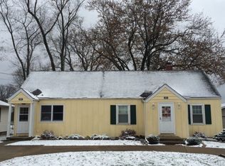 800 W Shenandoah Dr, Peoria, IL