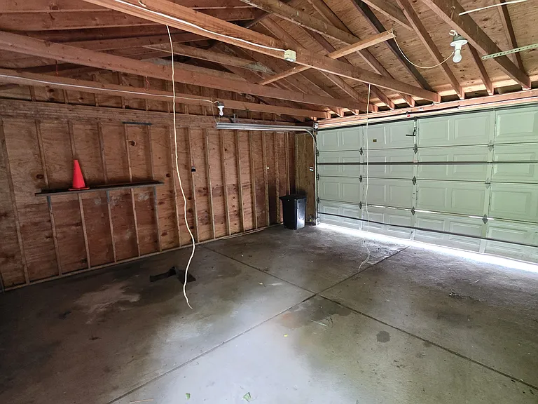 15883 Ardmore St — Photo 31
