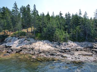 9 Jericho Bay Rd, Swans Island, ME 04685