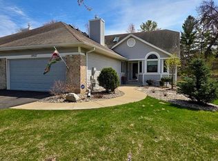 19927 Waterford Ct, Shorewood, MN 55331
