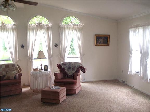 5th image of 1203 Finch Ct