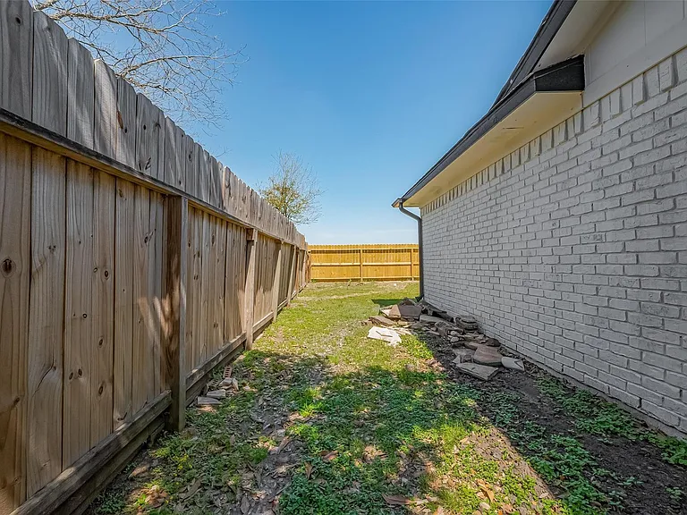 6219 Canada Dr — Photo 37