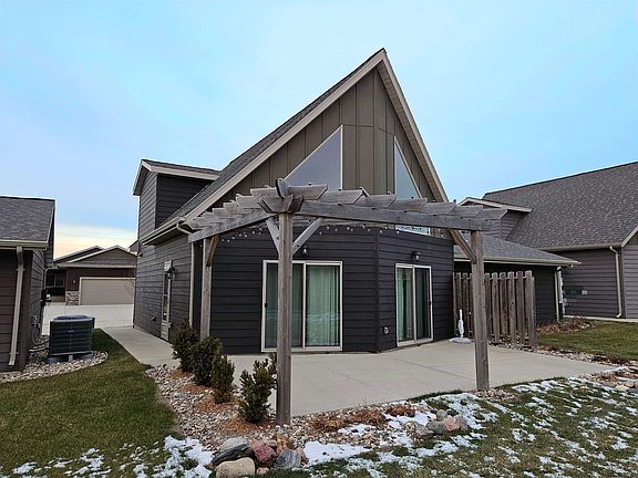 2nd image of 290 240th Ave #225