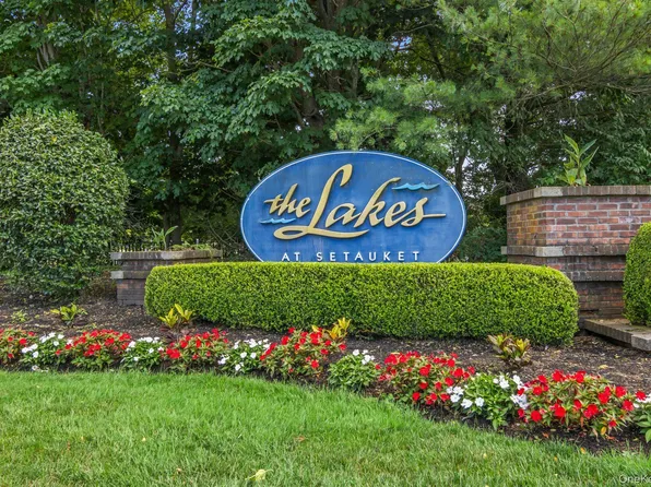 29 Erin Lane, East Setauket, NY 11733