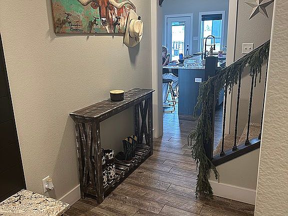 4th image of 715 Sally Port Rd