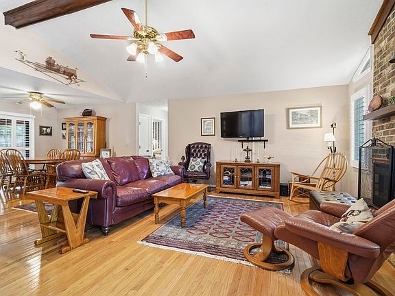 5th image of 601 Luttie Rd.