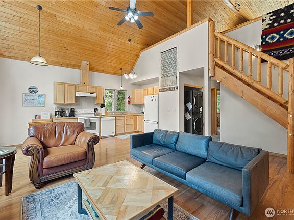 5th image of 1302 Pine Loch Sun Drive