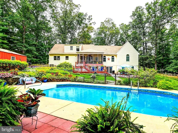 18075 Piedmont Rd, Stewartstown, PA 17363