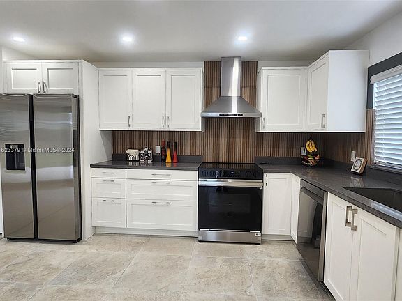 5th image of 64 Corydon Dr