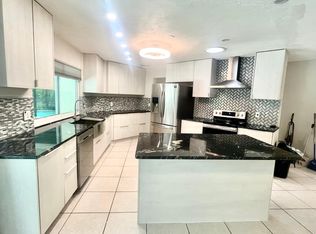 1400 Hollow Oak Ln, Tarpon Springs, FL 34689