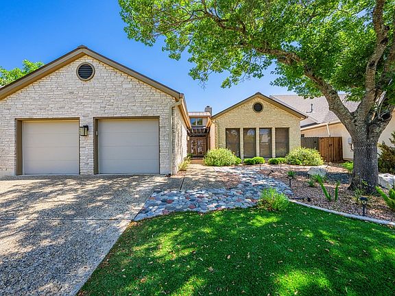 2nd image of 508 Oakland Hills Ln