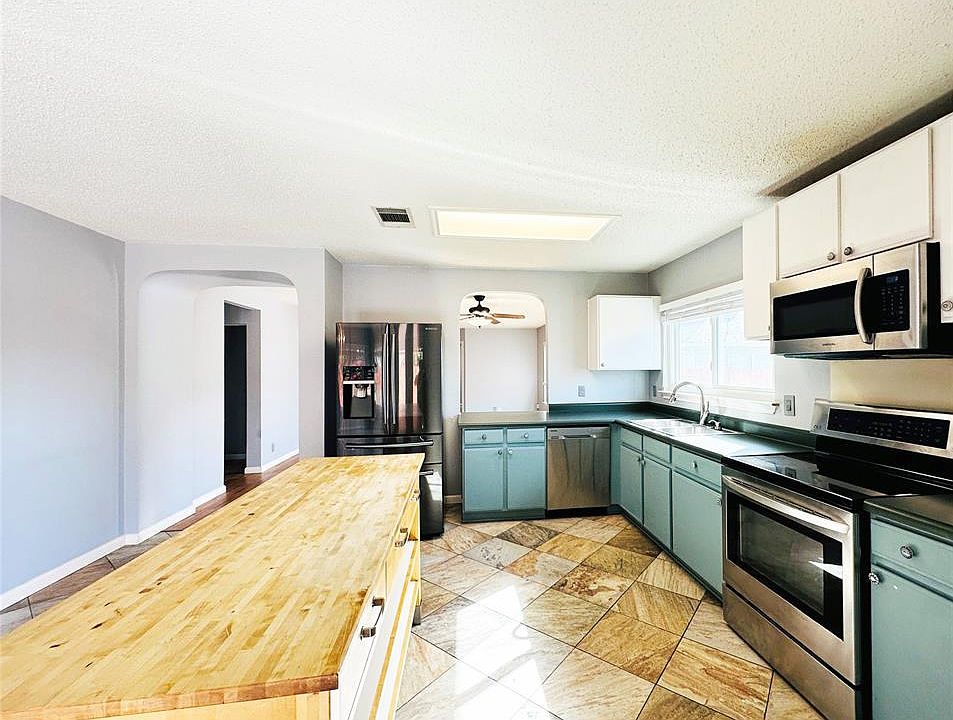 2nd image of 1002 Howell Terrace Pl