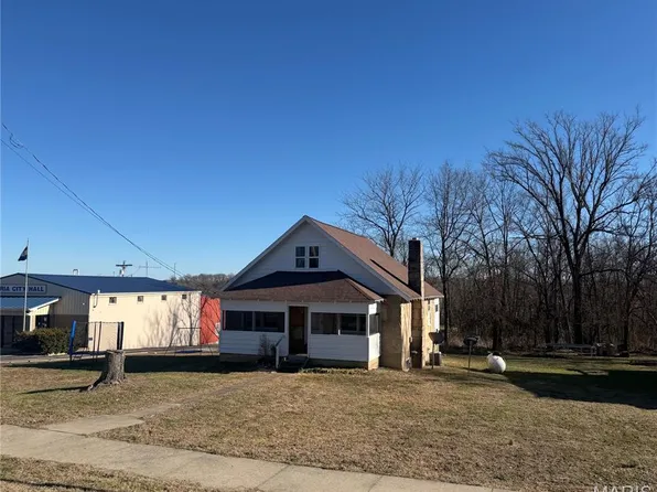 811 Highway 42, Iberia, MO 65486