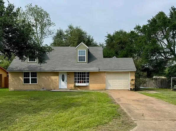 522 E Colorado St, Bremond, TX 76629