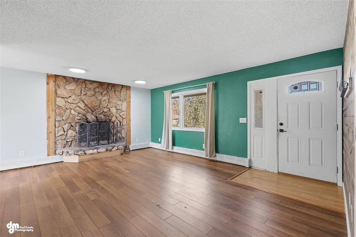 2 bed, 850 sqft, $1,900 — Photo 3