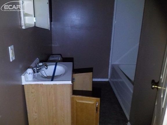 5th image of 3313 Maywood Dr