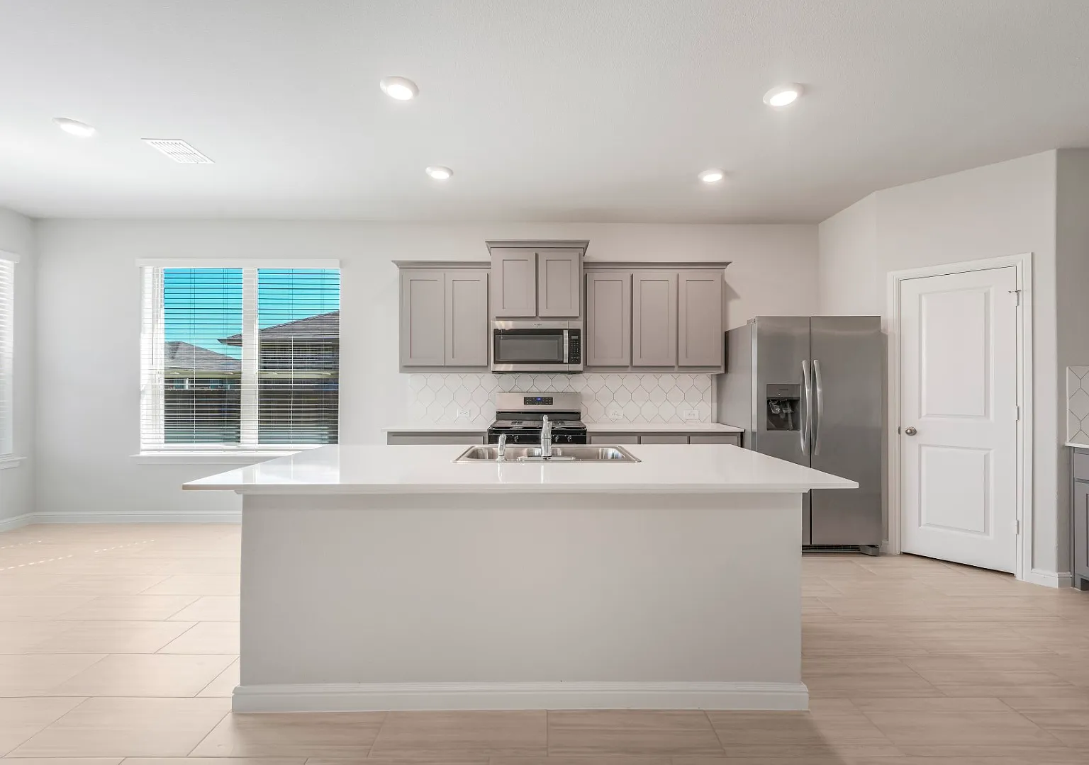 767 Basin Court — Photo 4