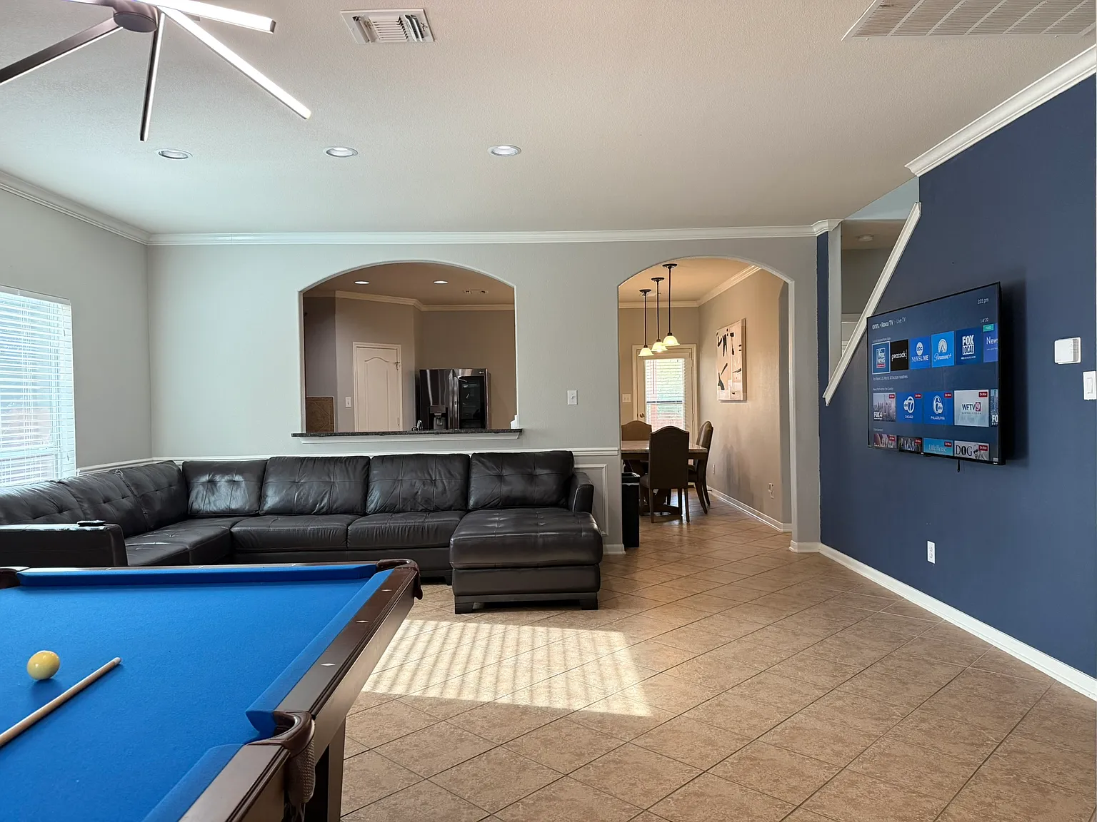 5 bed, 3.5 bath, 2790 sqft, $5,400 — Photo 3