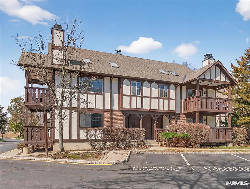 2506 Hemingway Ln photo 1