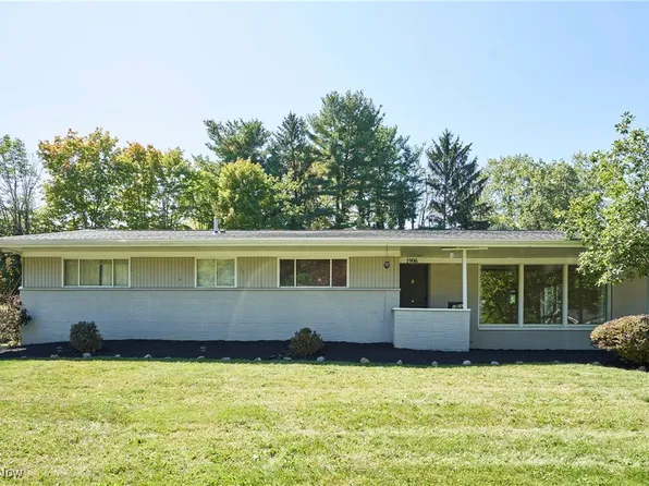 1906 Brookfield Dr, Akron, OH 44313