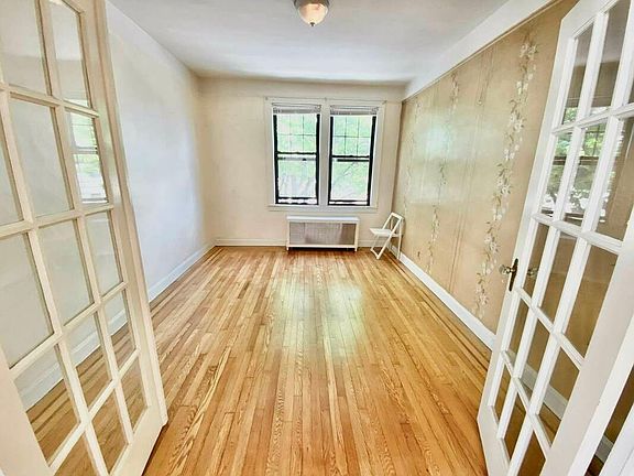 2nd image of 32-26 42nd St #2